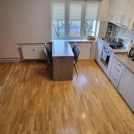 Cosy Park Apartment, Free Parking, Self-check-in *