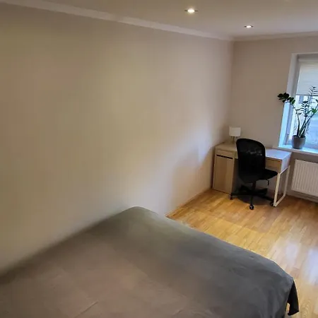 Cosy Park Apartment, Free Parking, Self-check-in