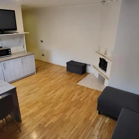 Cosy Park Apartment, Free Parking, Self-check-in 아파트 *
