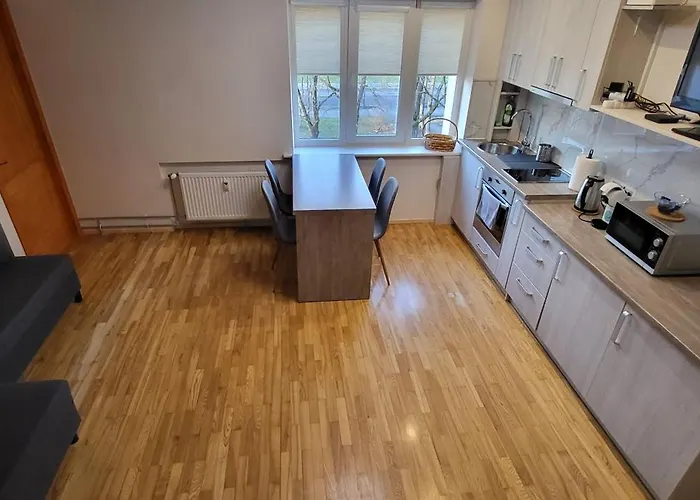 Cosy Park Apartment, Free Parking, Self-check-in *